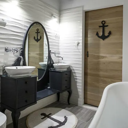 Old Town Deluxe 4*