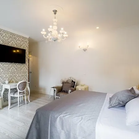 Bed & Breakfast Old Town Deluxe 4*